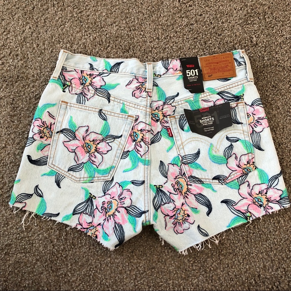 LEVIS 501 HIGH RISE FLORAL SHORTS - Picture 2 of 11